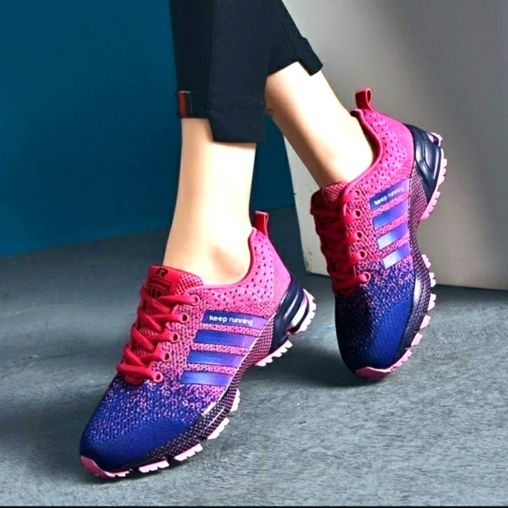 New Women sneakers. Keep Running